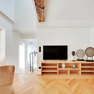 https://cmg-residence-republique-rue-beranger.fr-paris.fr