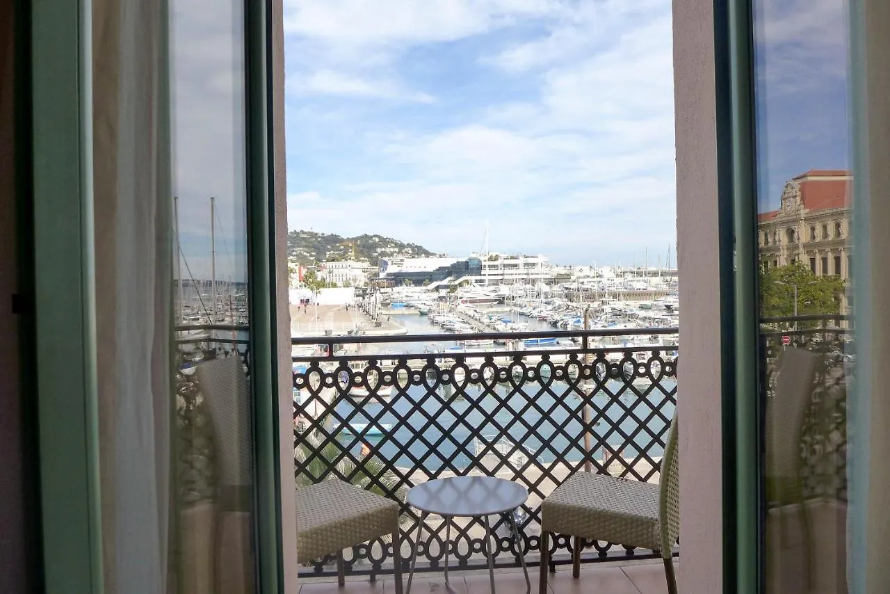 Residences Cresci Cannes 0*,  France